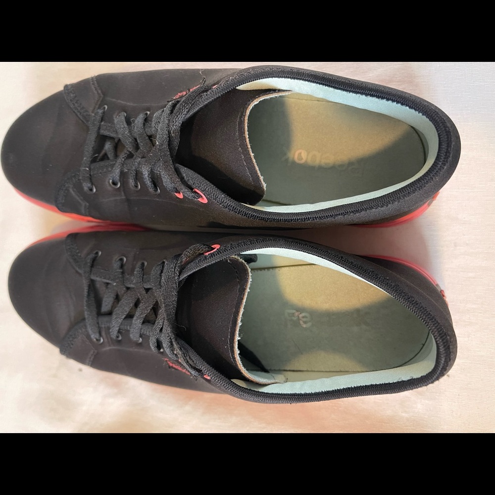 Women Reebok shoes - Picture 7 of 8
